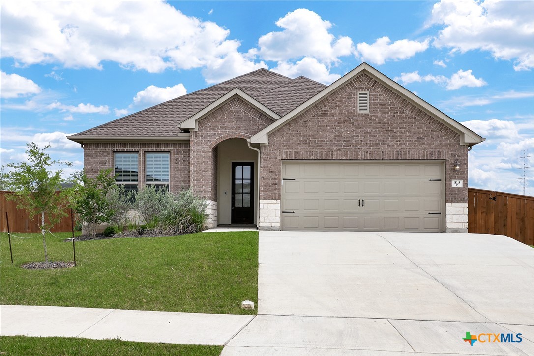 513 Foxbrook Way Property Photo 1