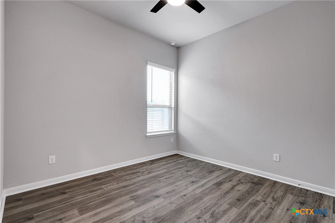 513 Foxbrook Way Property Photo 25