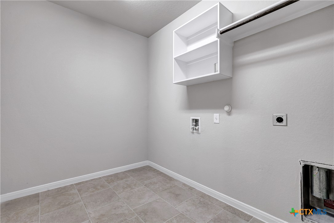 513 Foxbrook Way Property Photo 27
