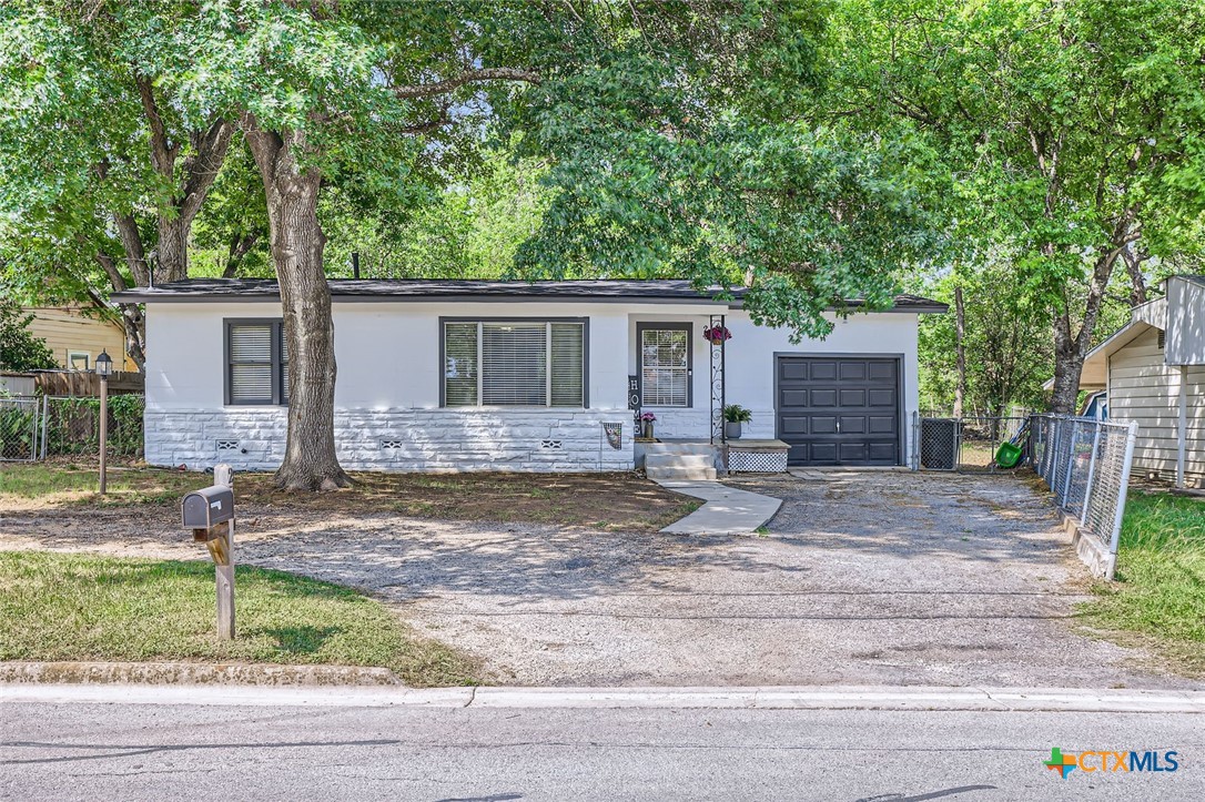 258 S Live Oak Avenue Property Photo 1