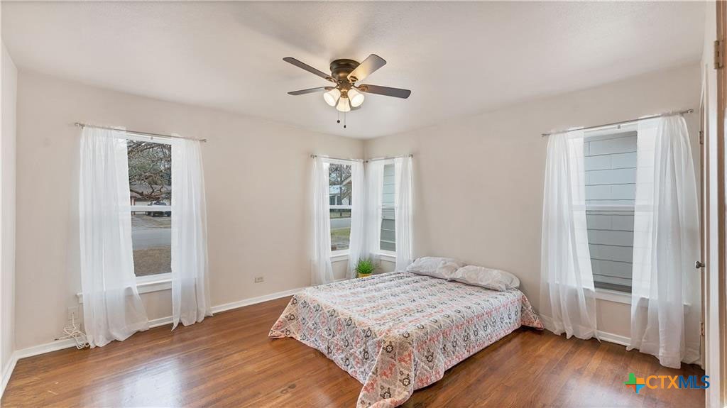 838 W Coll Street Property Photo 1