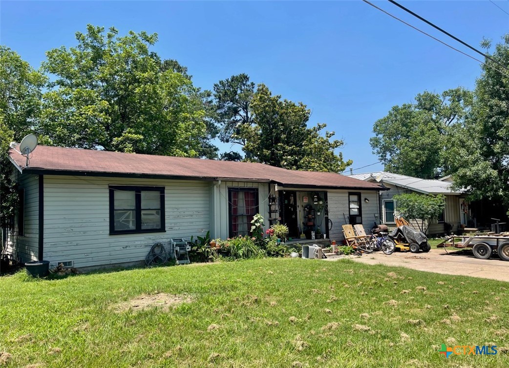 705 Dyer Street Property Photo 2