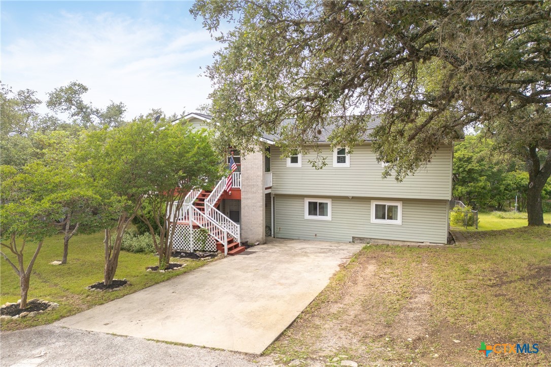 1215 Amanda Property Photo 29