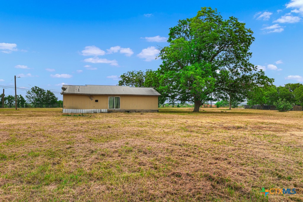2100 Mathias Lane Property Photo 4