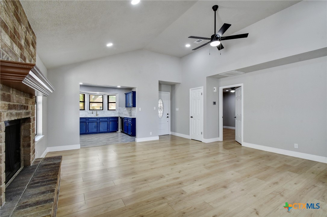 833 Bellaire Drive Property Photo 8