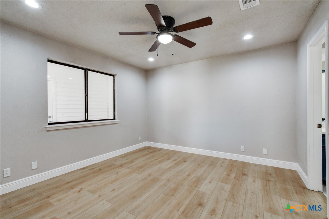 833 Bellaire Drive Property Photo 10