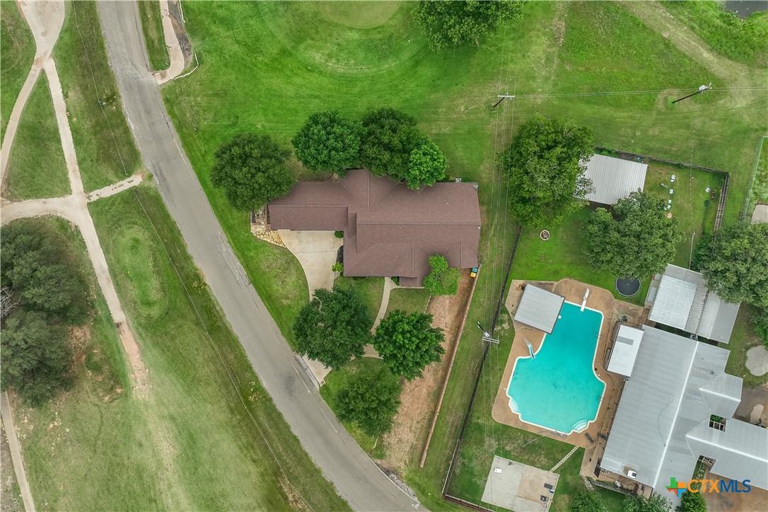 100 Wood Creek Drive Property Photo 3