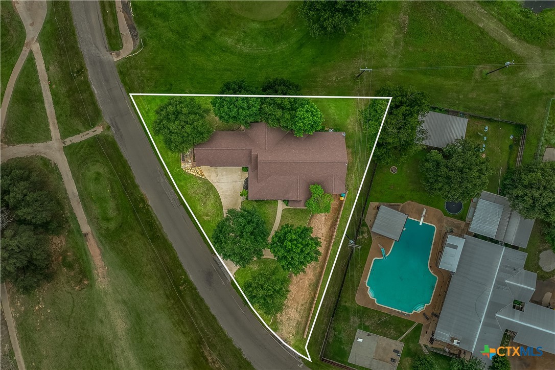 100 Wood Creek Drive Property Photo 4