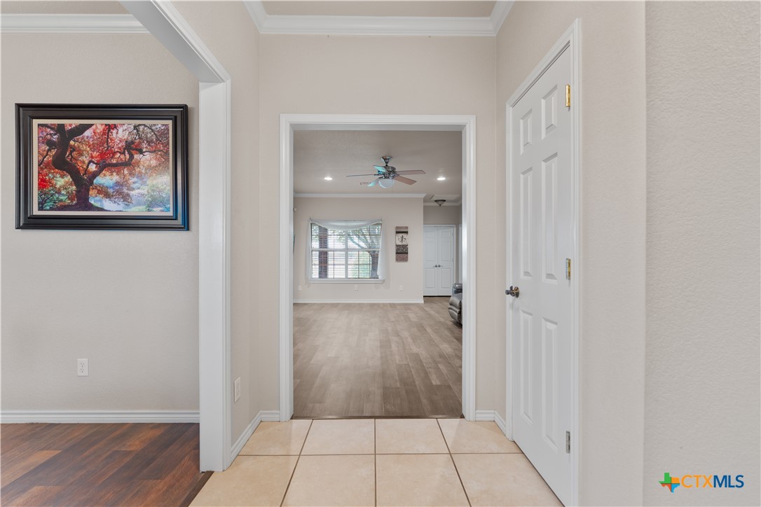 100 Wood Creek Drive Property Photo 12