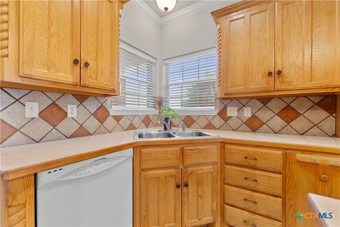 100 Wood Creek Drive Property Photo 26