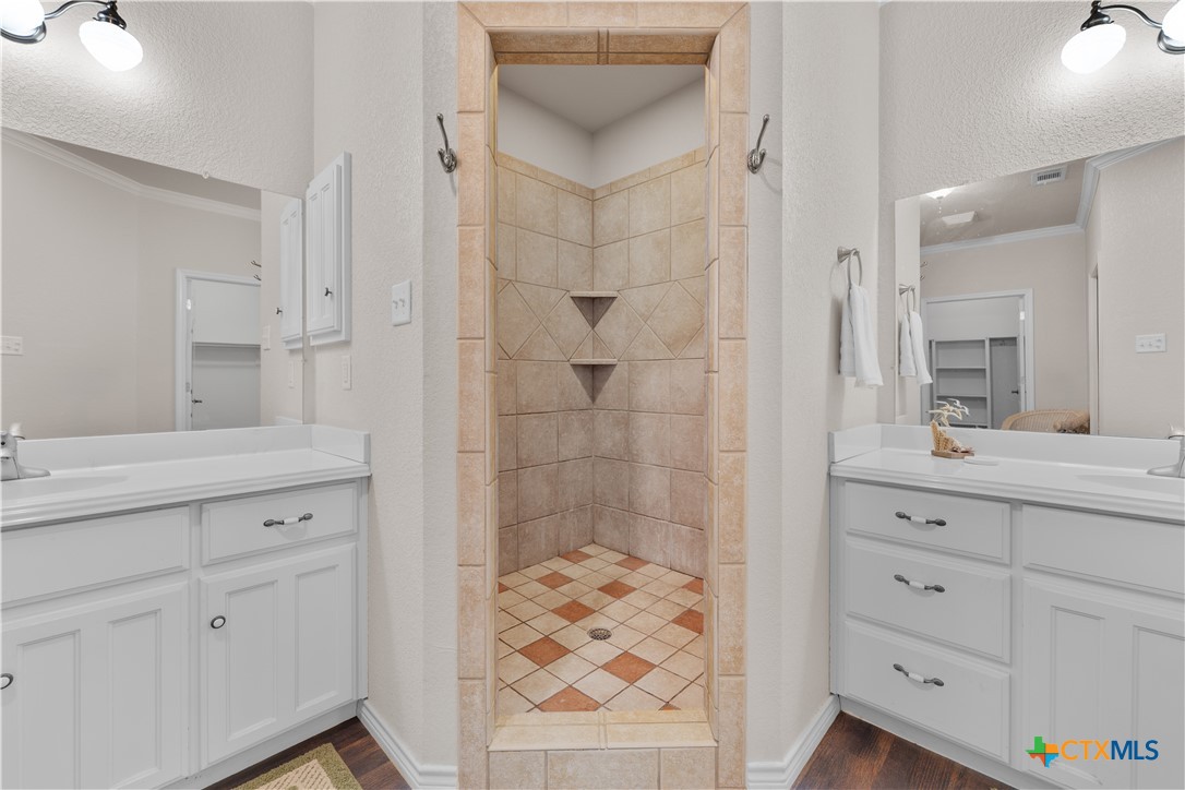 100 Wood Creek Drive Property Photo 28
