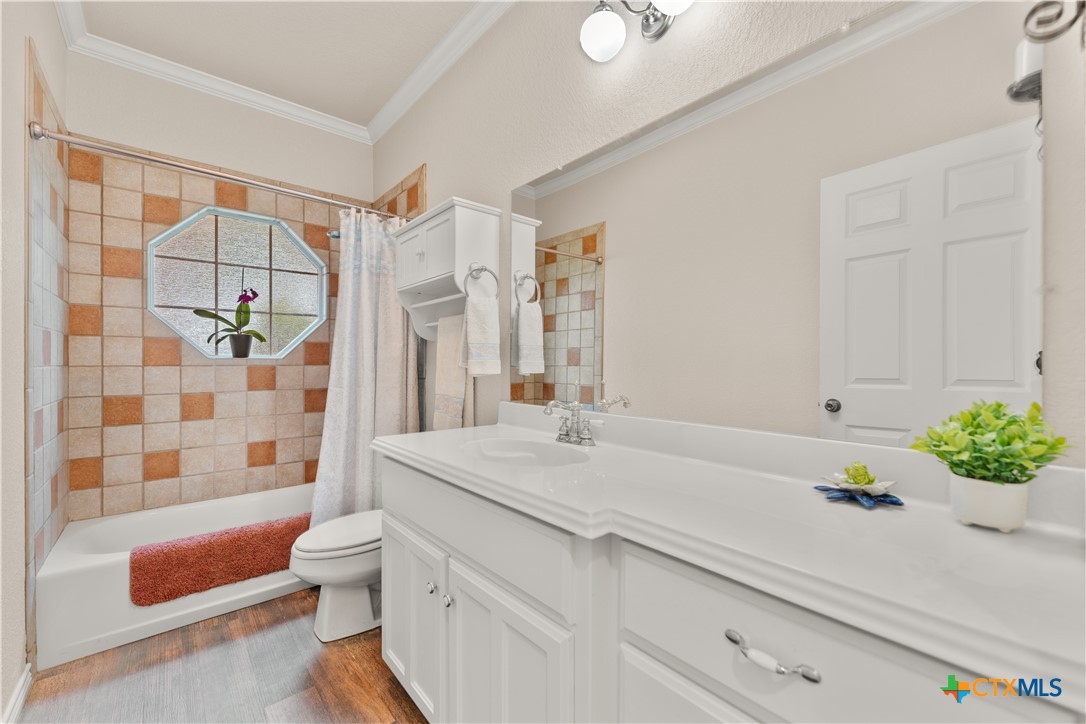 100 Wood Creek Drive Property Photo 33