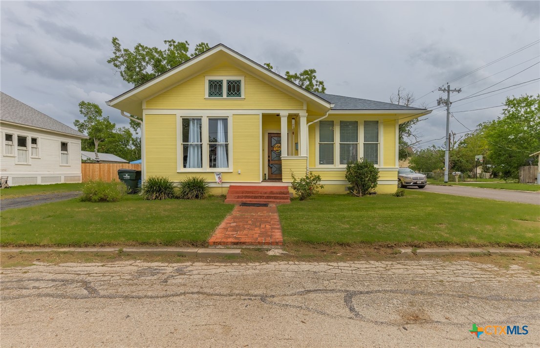 225 W Humphreys Street Property Photo 4