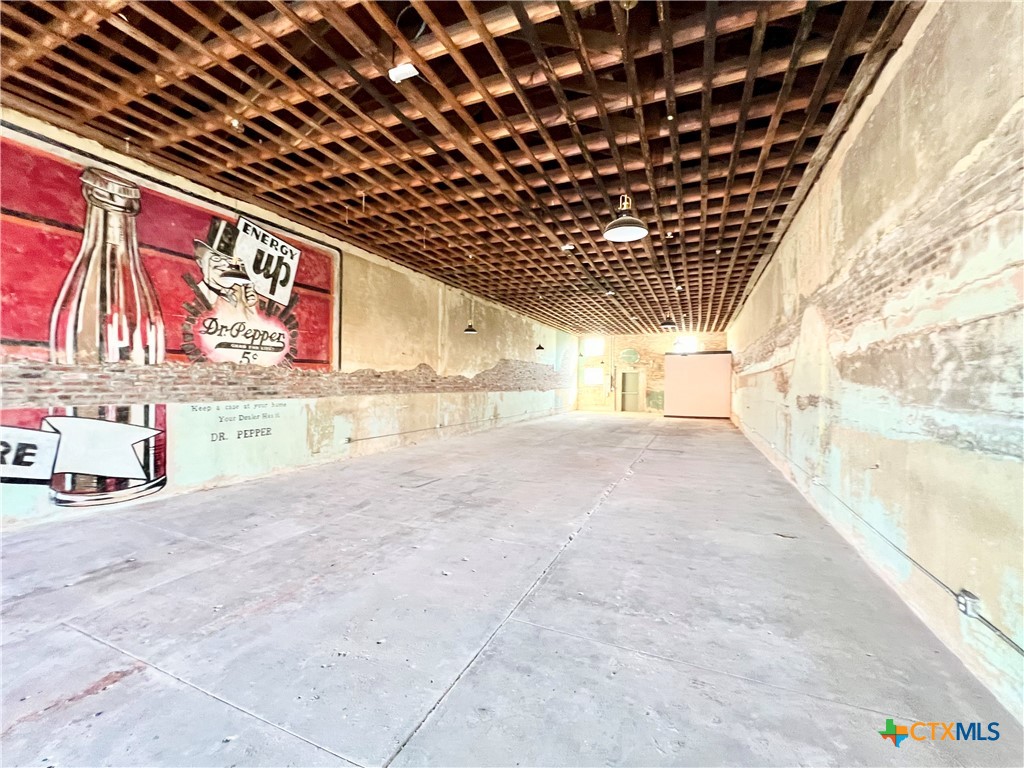 135 E Clark Street Property Photo 5