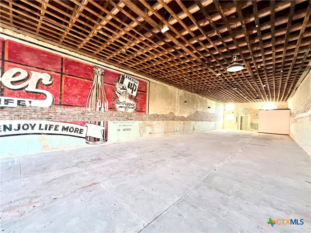 135 E Clark Street Property Photo 6