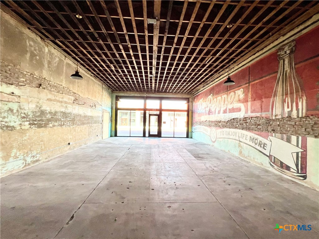 135 E Clark Street Property Photo 7