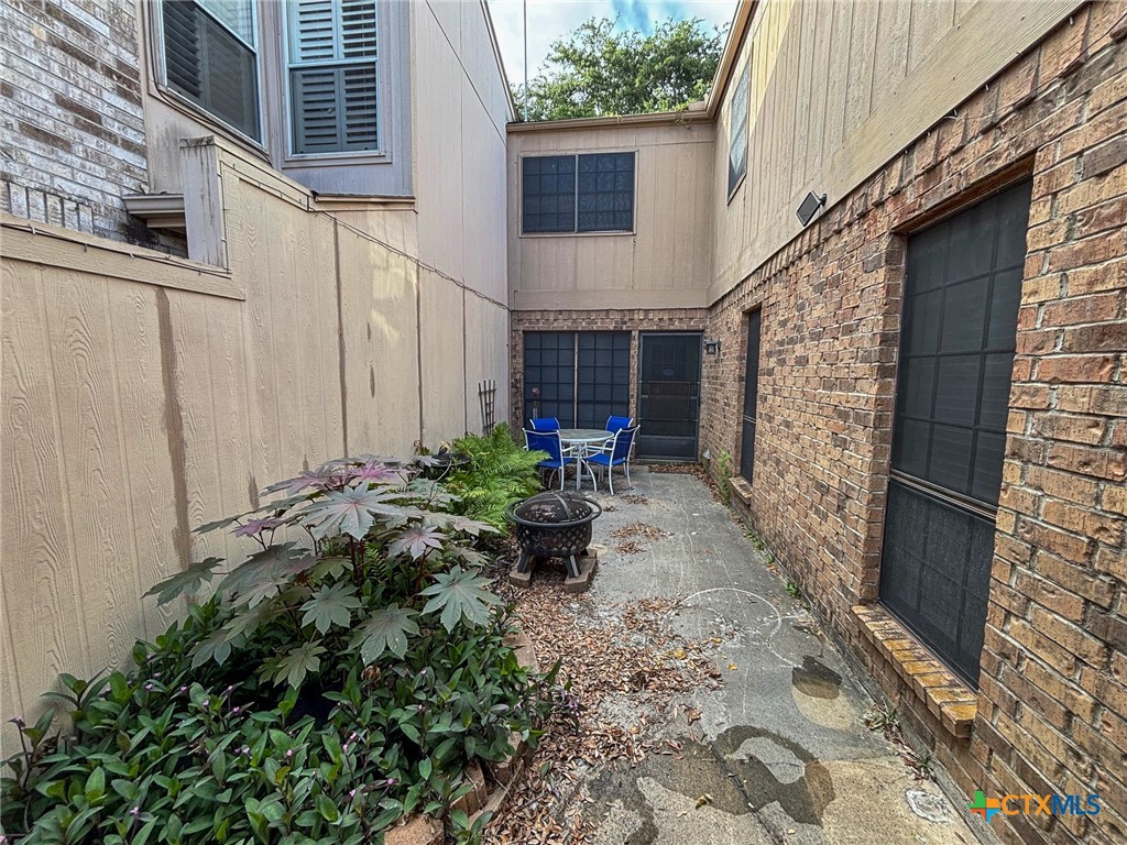 101 Maplewood 28 Property Photo 29