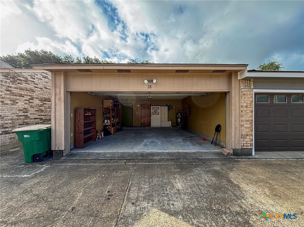 101 Maplewood 28 Property Photo 34