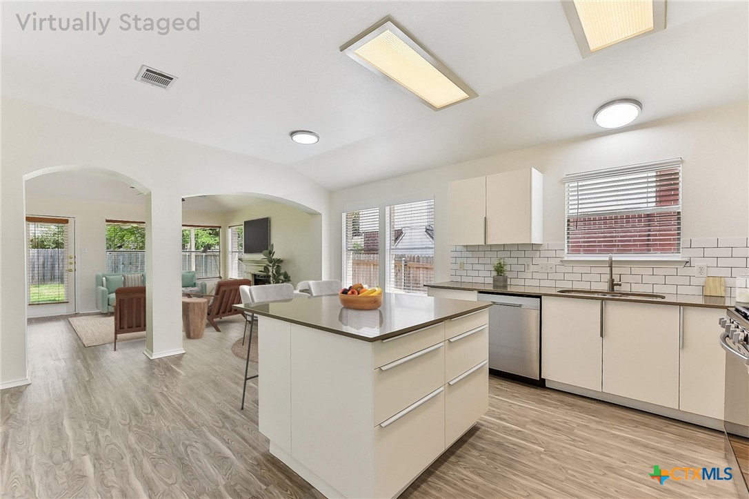 8430 Alvin High Lane Property Photo 7