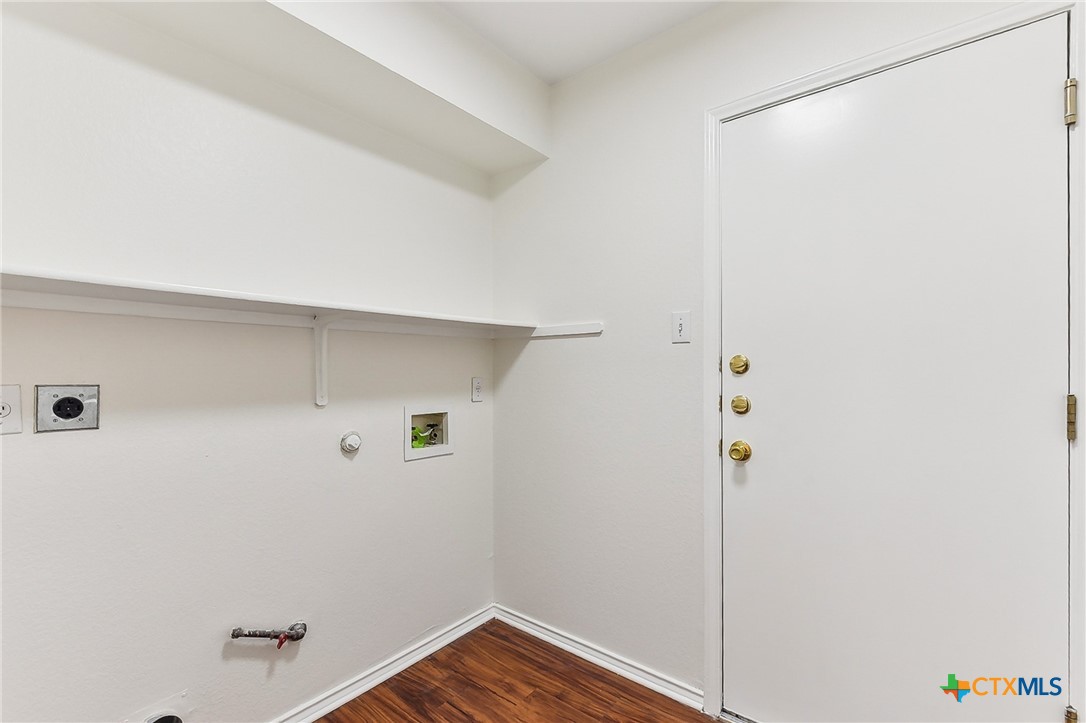 8430 Alvin High Lane Property Photo 16