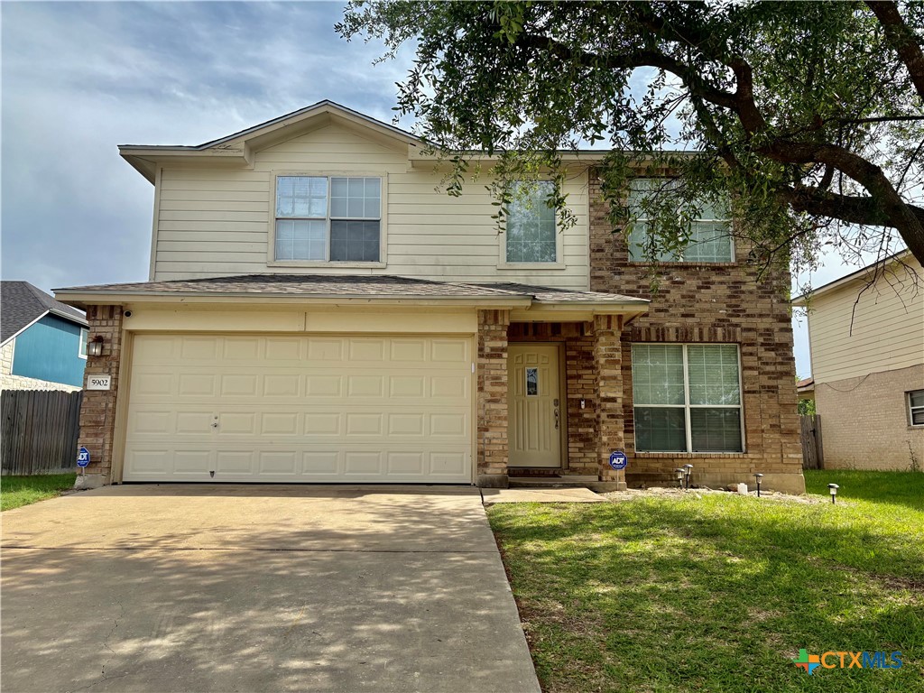 5902 Chuckwagon Circle Property Photo 2