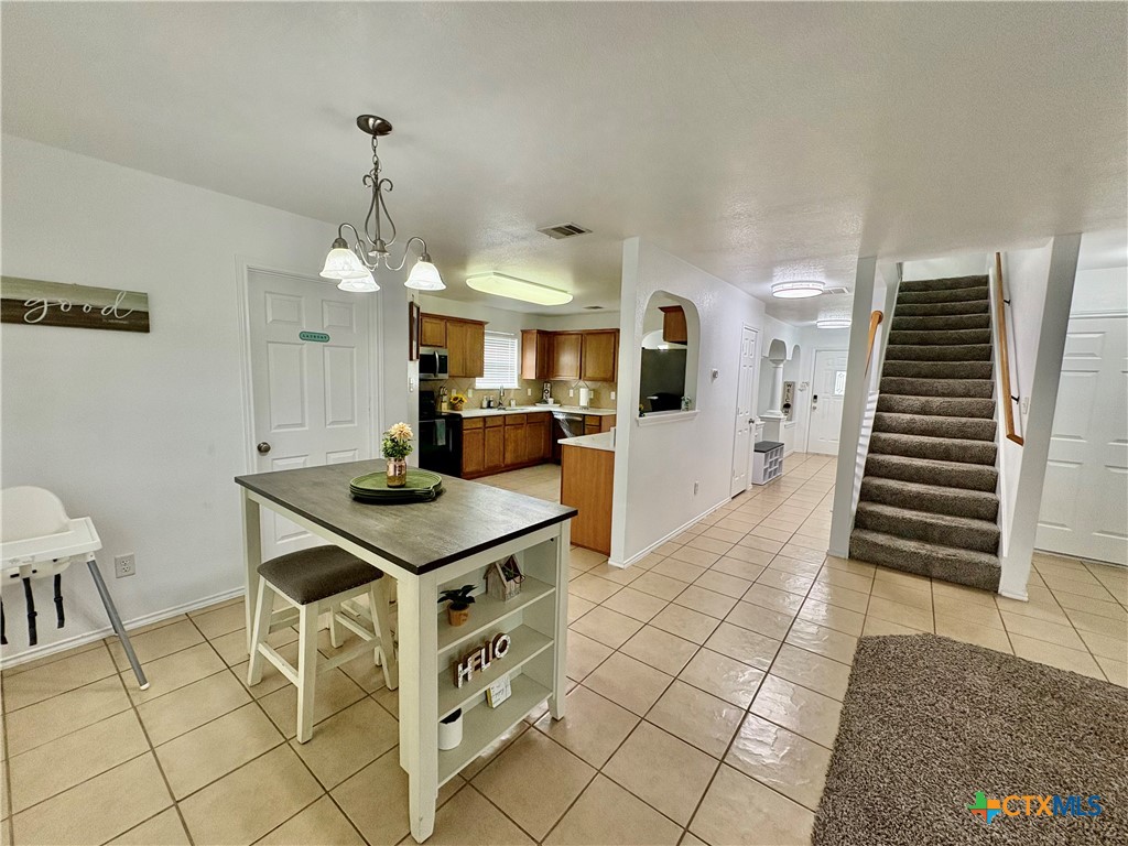 5902 Chuckwagon Circle Property Photo 5