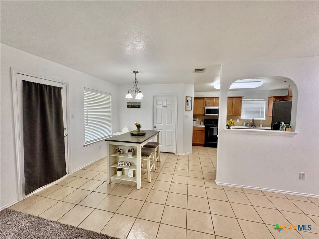 5902 Chuckwagon Circle Property Photo 6