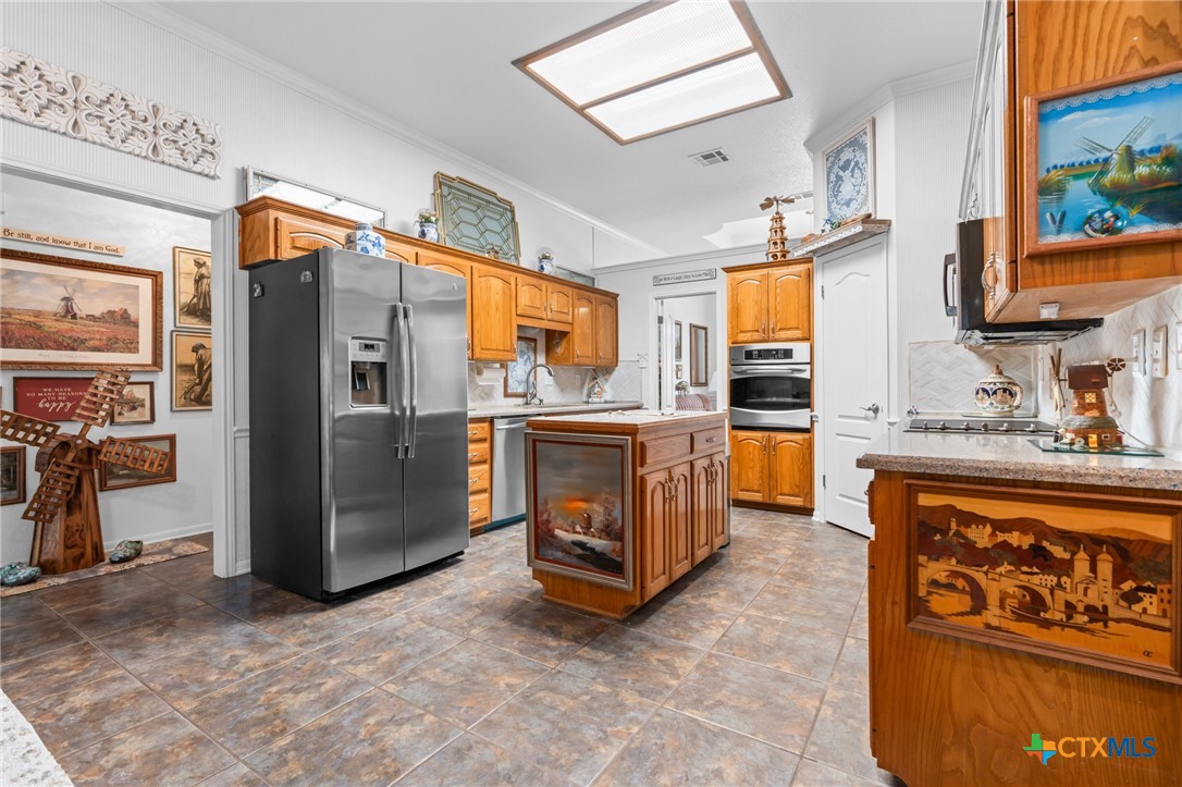 5003 Lakeshore Drive Property Photo 9
