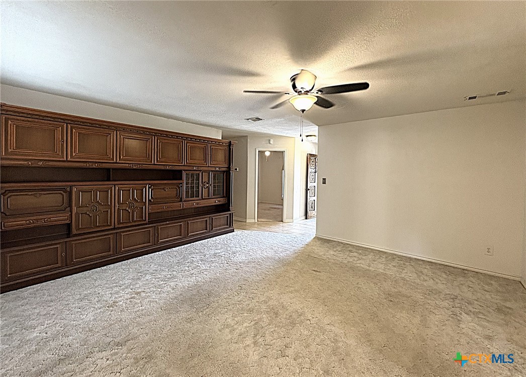 1613 Velma Avenue Property Photo 5