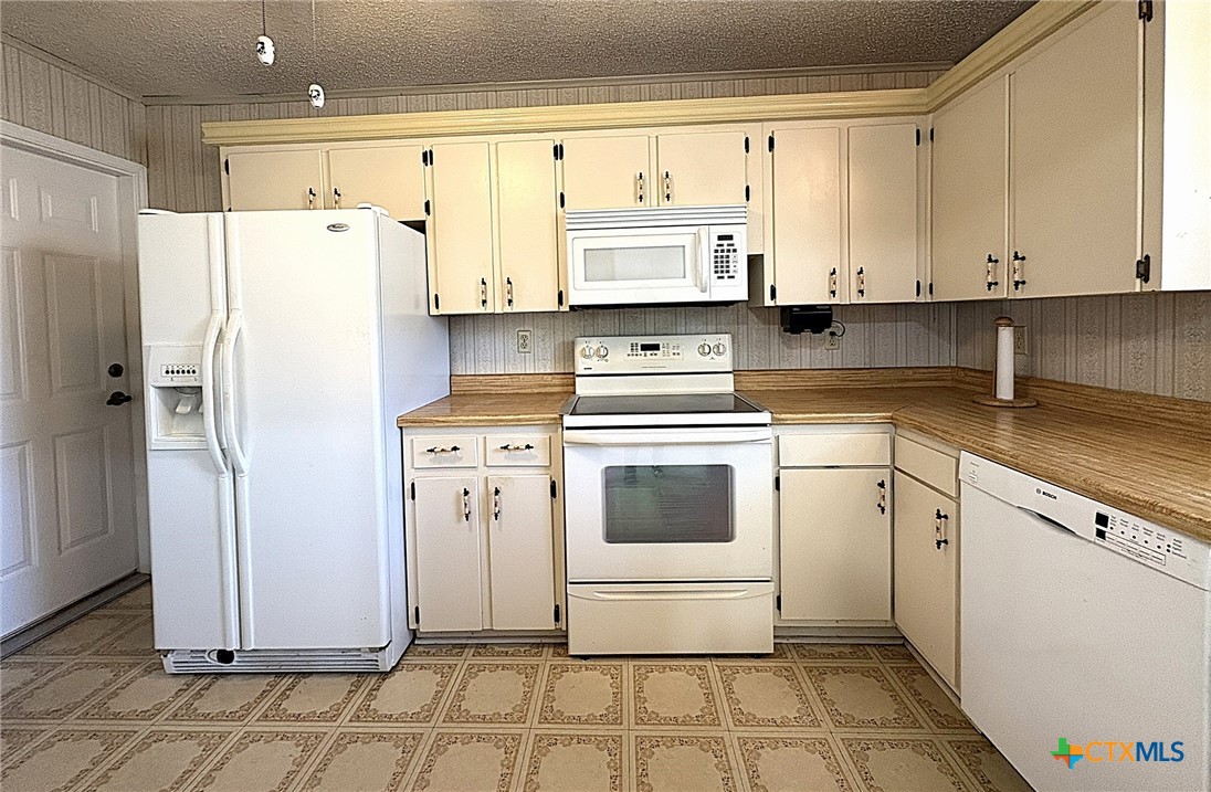1613 Velma Avenue Property Photo 12