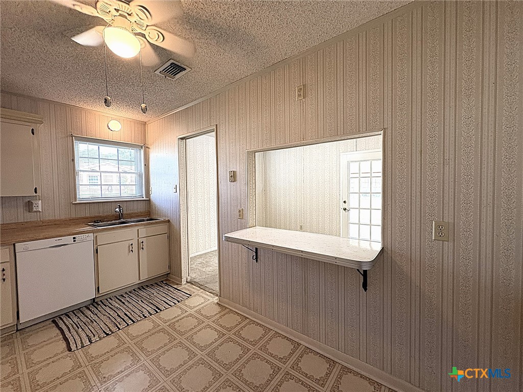 1613 Velma Avenue Property Photo 14