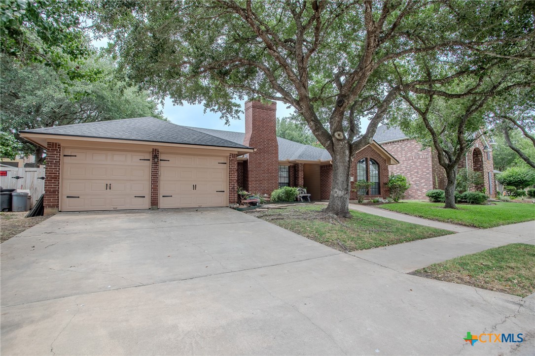 113 Ashford Drive Property Photo 2