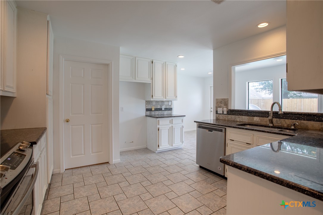 113 Ashford Drive Property Photo 12