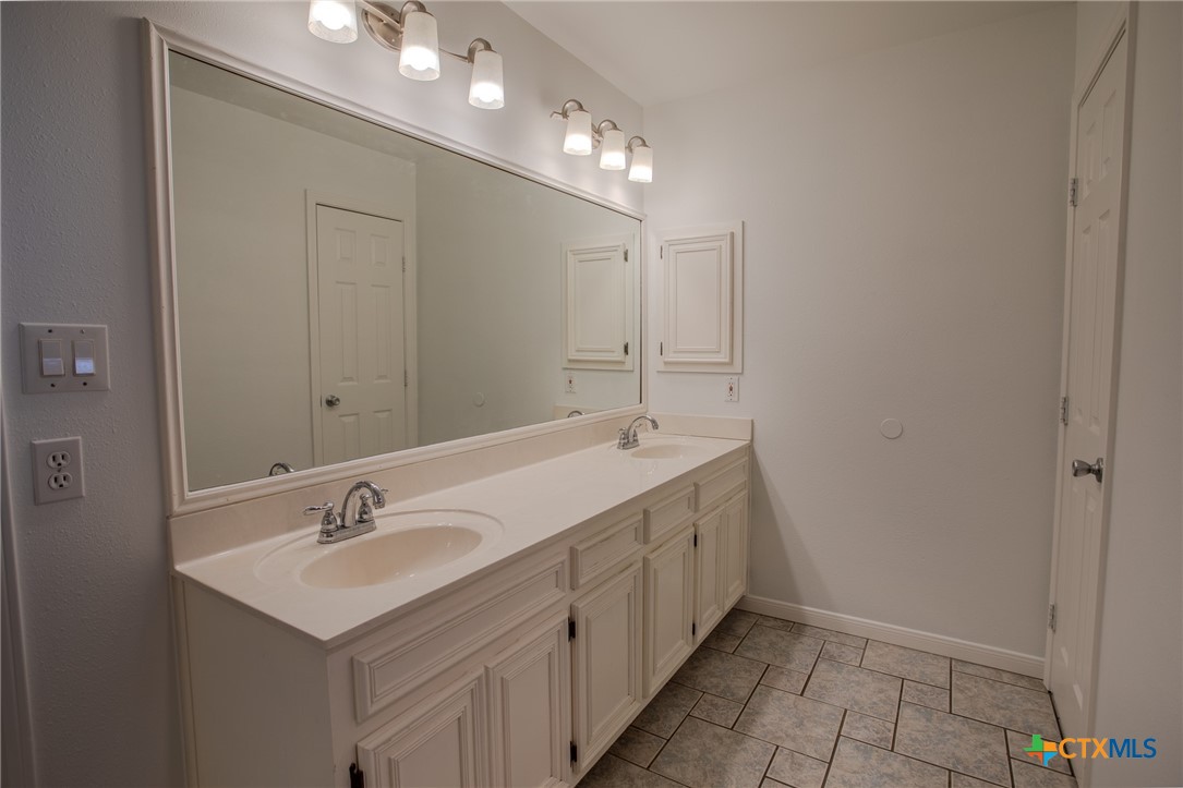 113 Ashford Drive Property Photo 15
