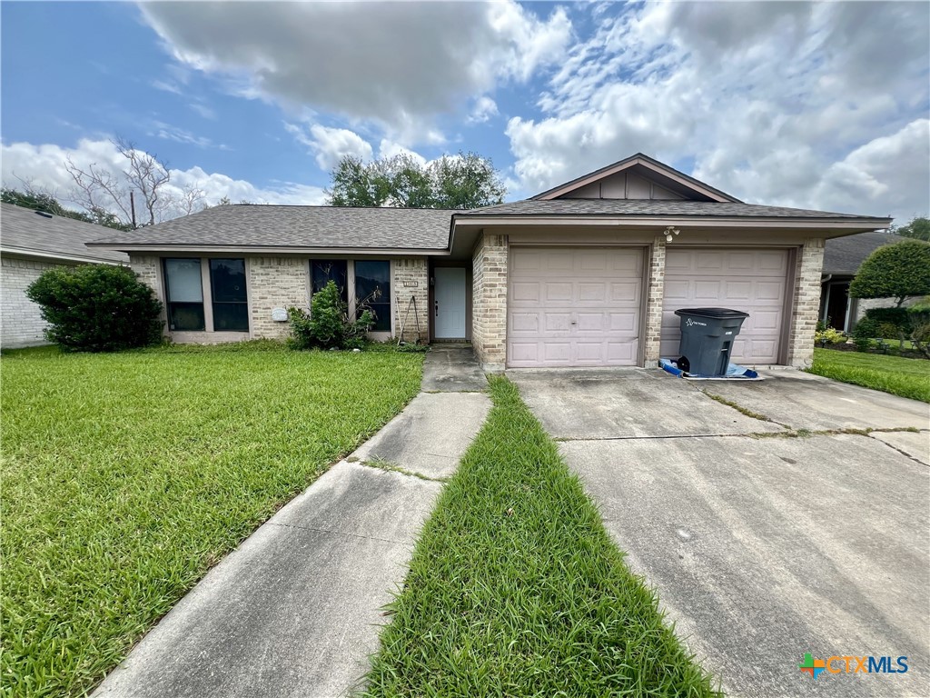 105 Kensington Drive Property Photo 1