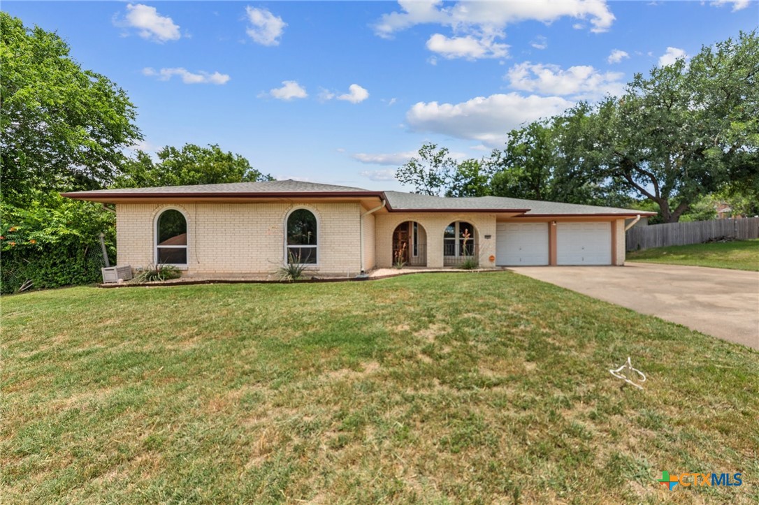 707 Dianne Drive Property Photo 1