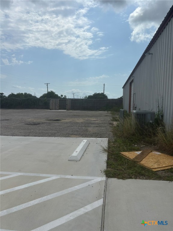 5311 Country Club Drive Property Photo 4