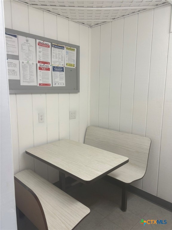 5311 Country Club Drive Property Photo 11