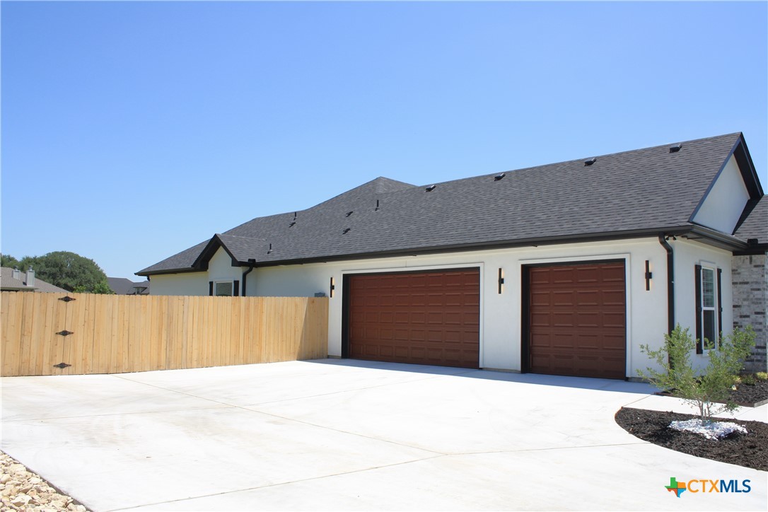 5244 Camargue Drive Property Photo 4