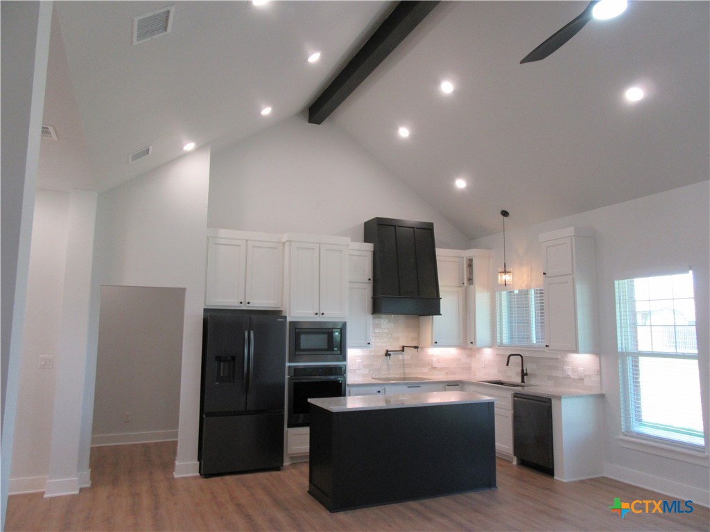 5244 Camargue Drive Property Photo 7