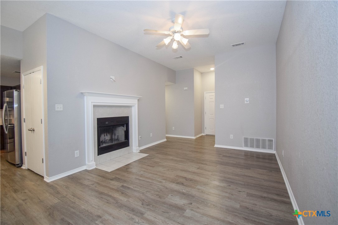 1614 Twisted Oak Drive Property Photo 6