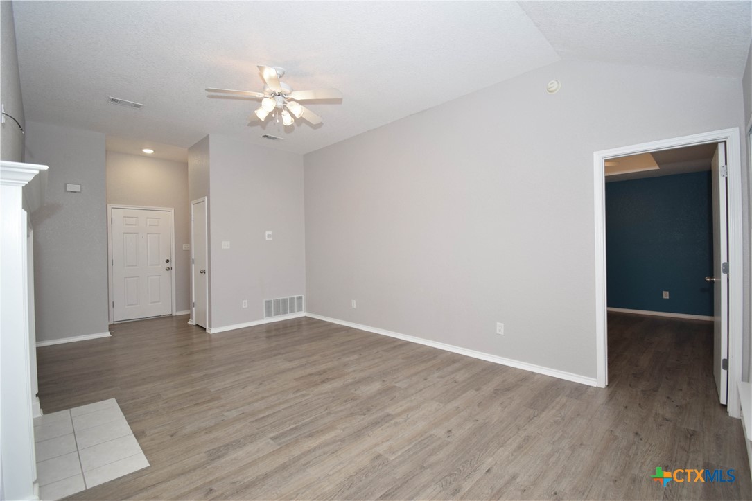 1614 Twisted Oak Drive Property Photo 8