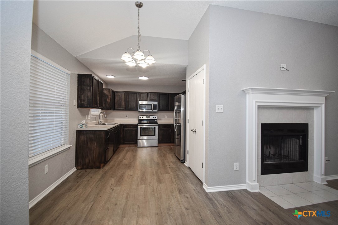 1614 Twisted Oak Drive Property Photo 9