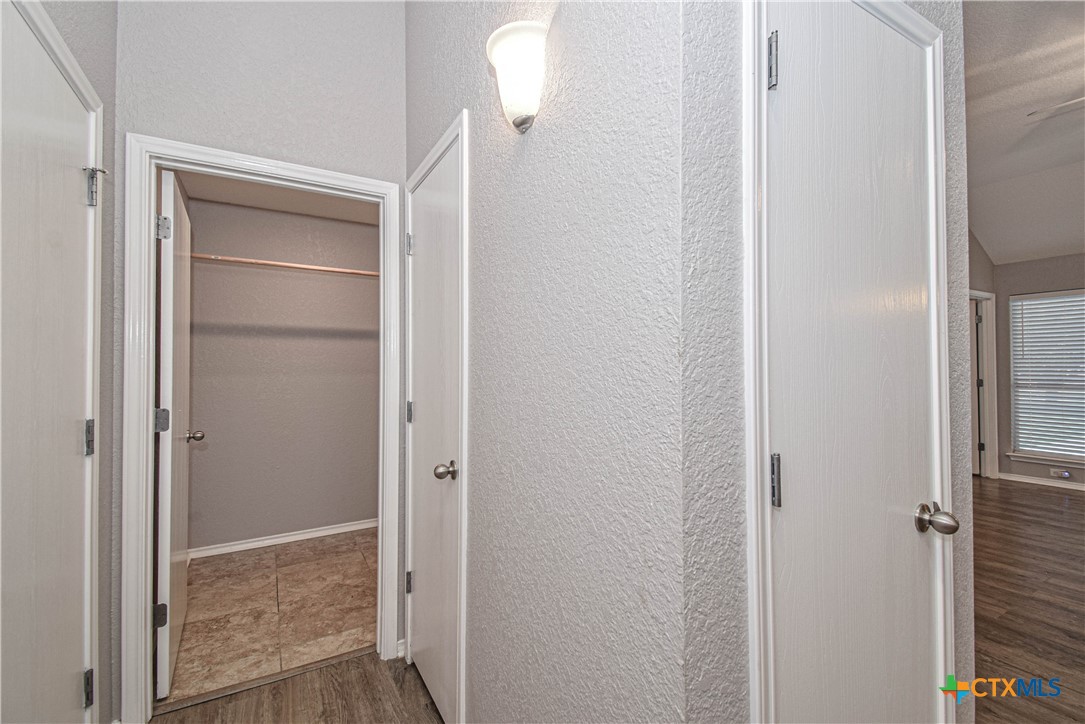 1614 Twisted Oak Drive Property Photo 19