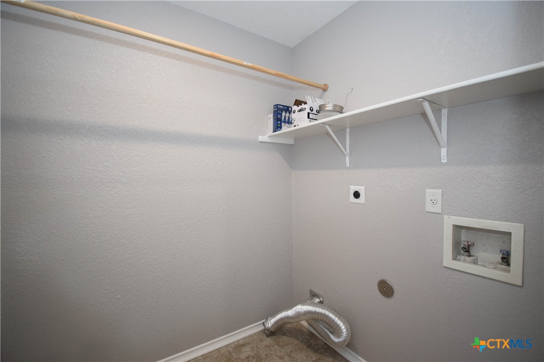 1614 Twisted Oak Drive Property Photo 20