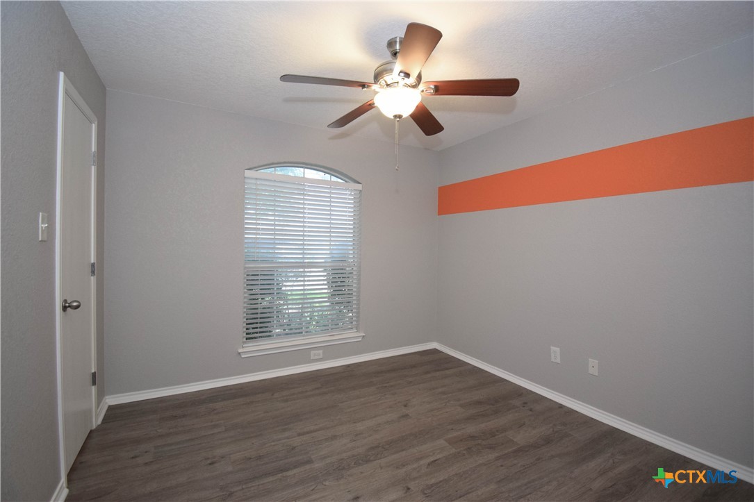 1614 Twisted Oak Drive Property Photo 21