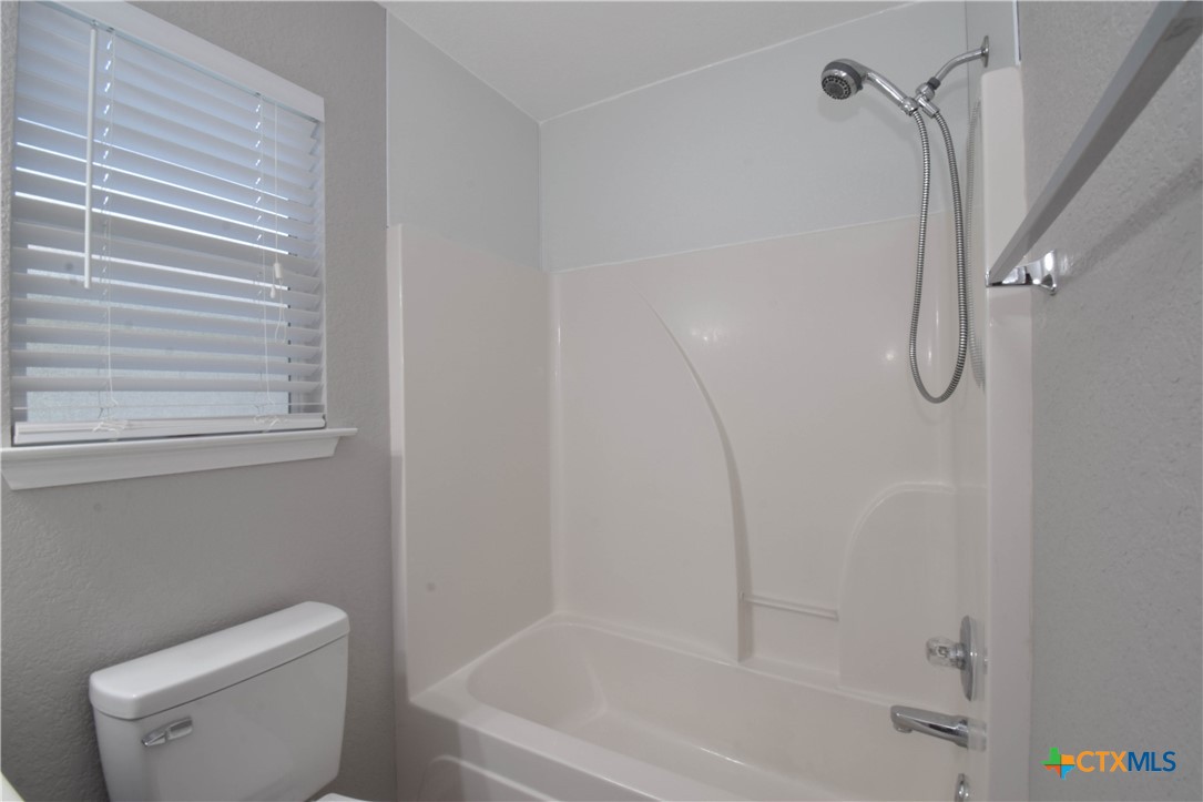 1614 Twisted Oak Drive Property Photo 24