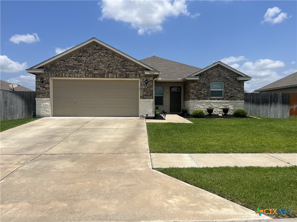 906 2nd Street Property Photo 1