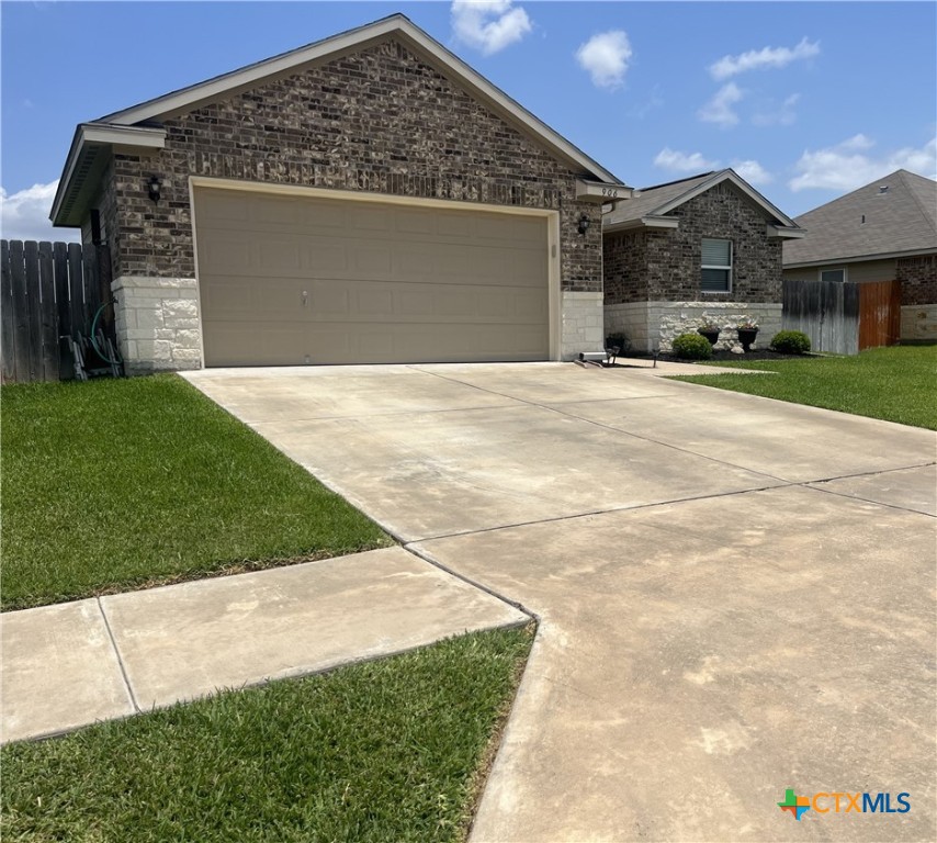 906 2nd Street Property Photo 2