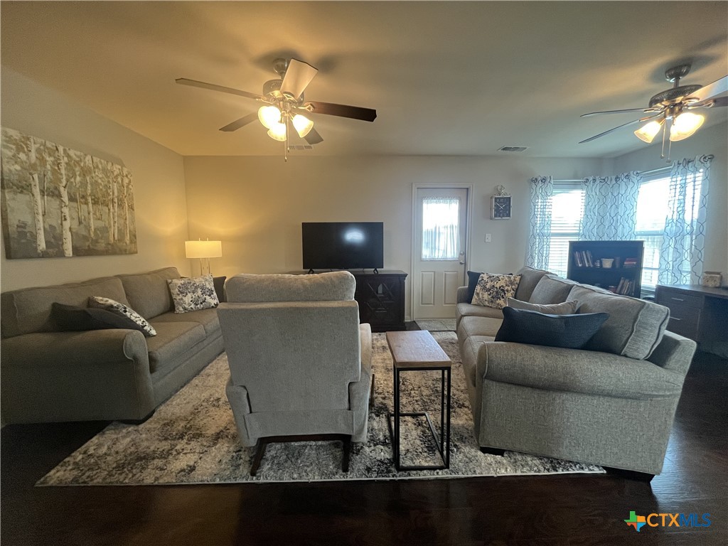 906 2nd Street Property Photo 8